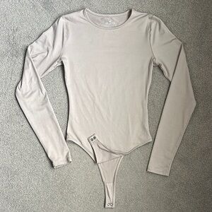 Hollister Seamless Fabric Bodysuit in Taupe Size XS